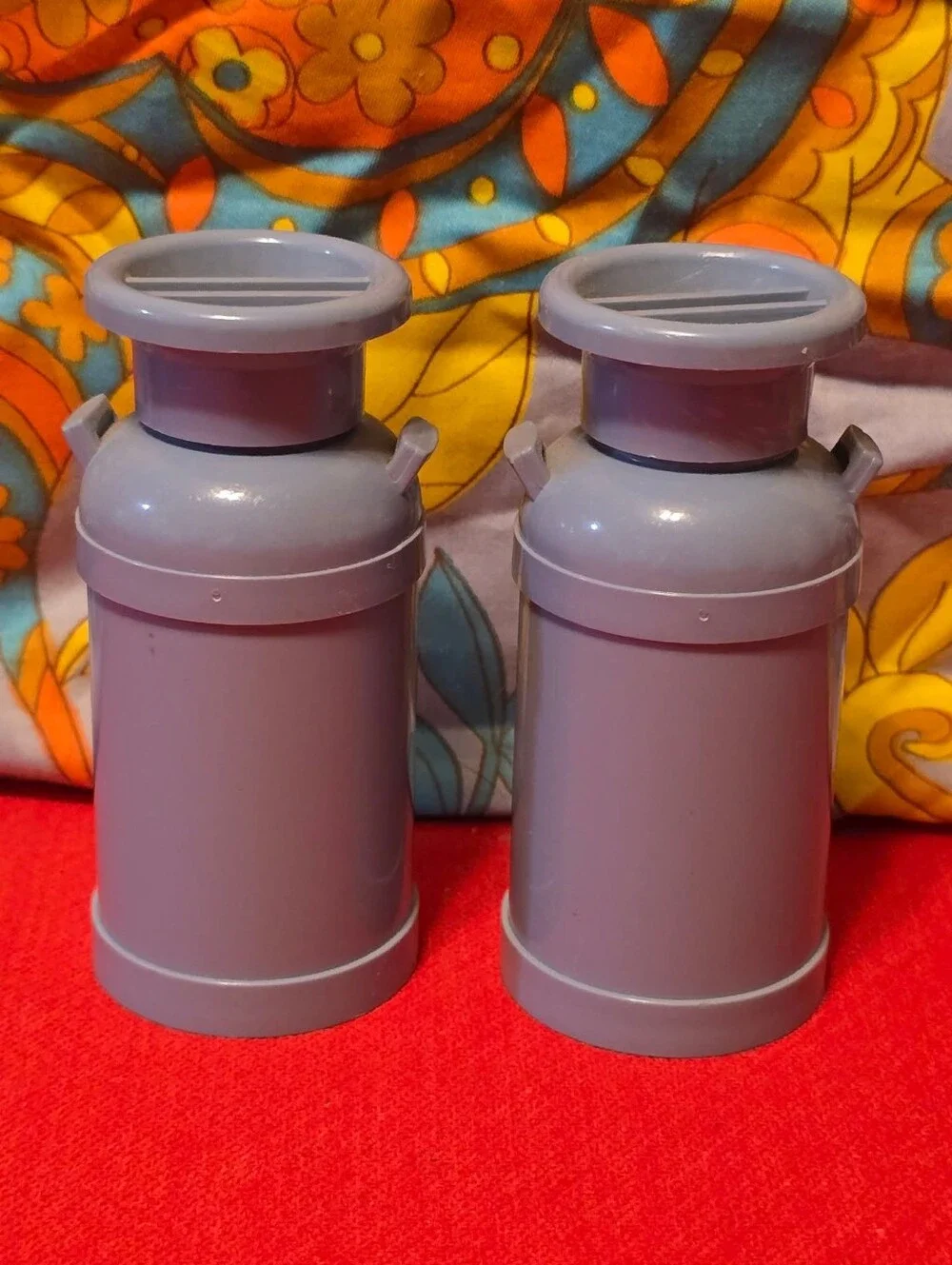 Vintage | Salt and Pepper Shaker Set